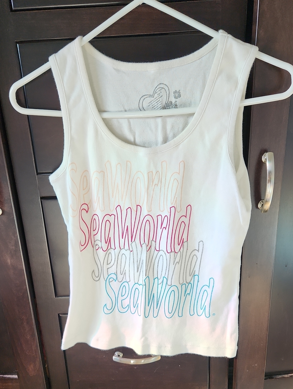 SeaWorld Vintage Women's White Graphic Tank Top - Multicolor Logo